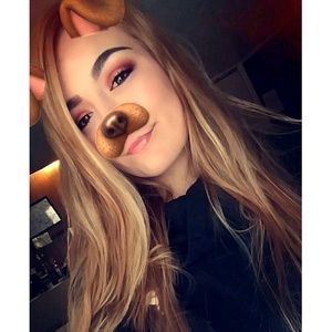 Meet your Posher, Cassi